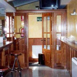 Carpintería Marjo interior de bar